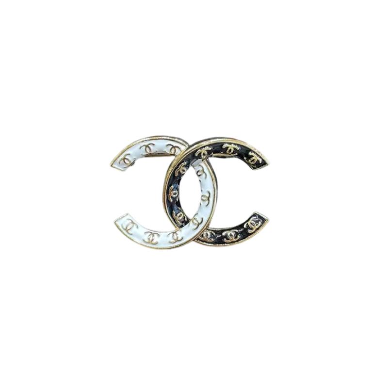 Chanel [24P Новинка] Брошь с логотипом Double C Женская Золотая, Белая и Черная