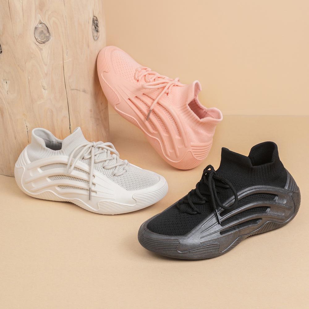 2025 новые весенне-летние дышащие спортивные кроссовки из летучего трикотажа женские удобные на плоской подошве с мягкой подошвой повседневные универсальные эластичные носки-обувь