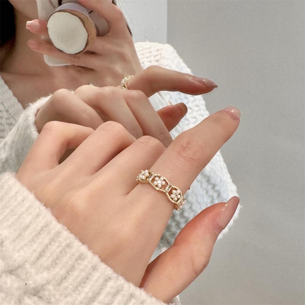 Эмаль, капельная глазурь, бабочка и перламутр, серебряное кольцо - элегантные, не тускнеющие женские украшения