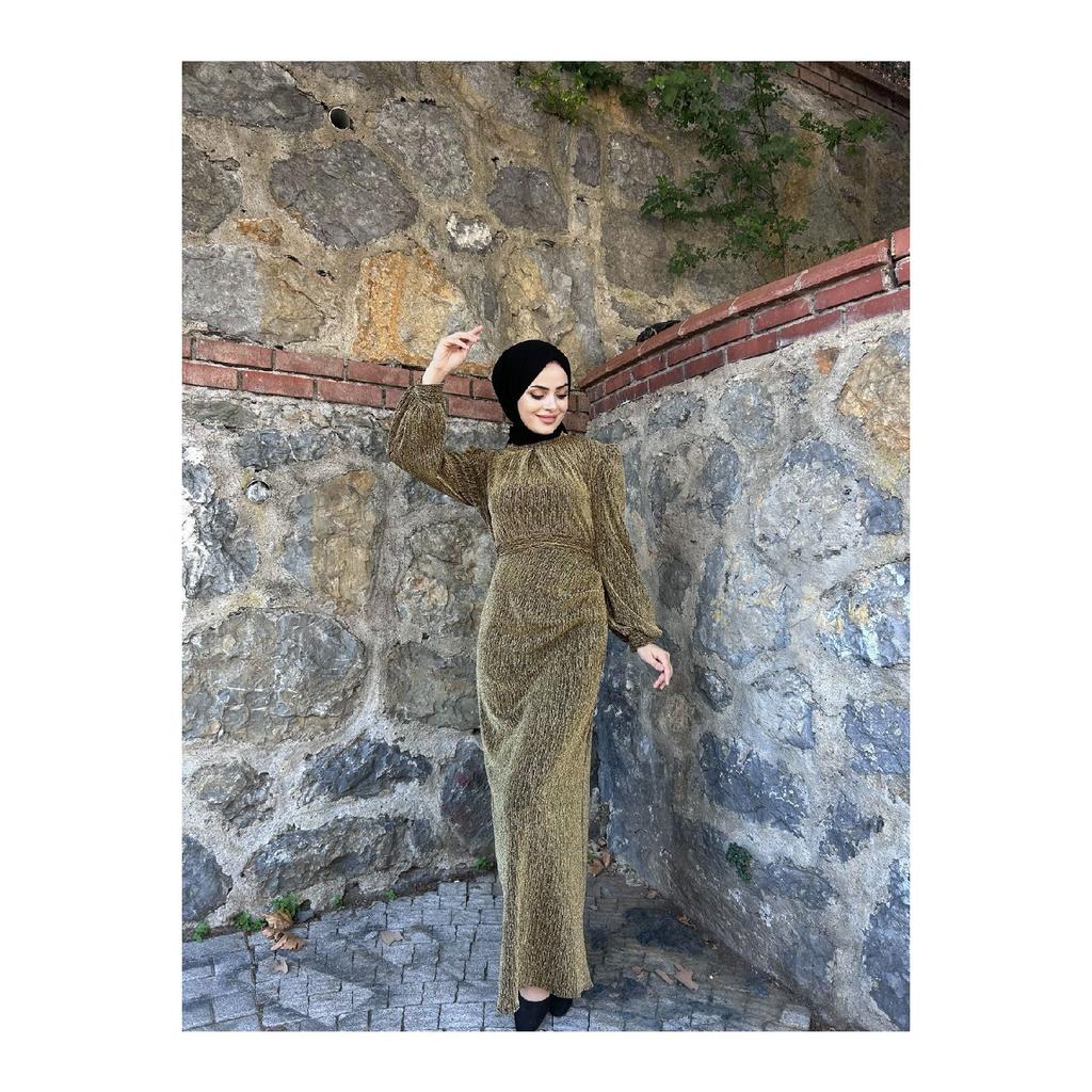 Серебристое вечернее платье Seil в хиджабе