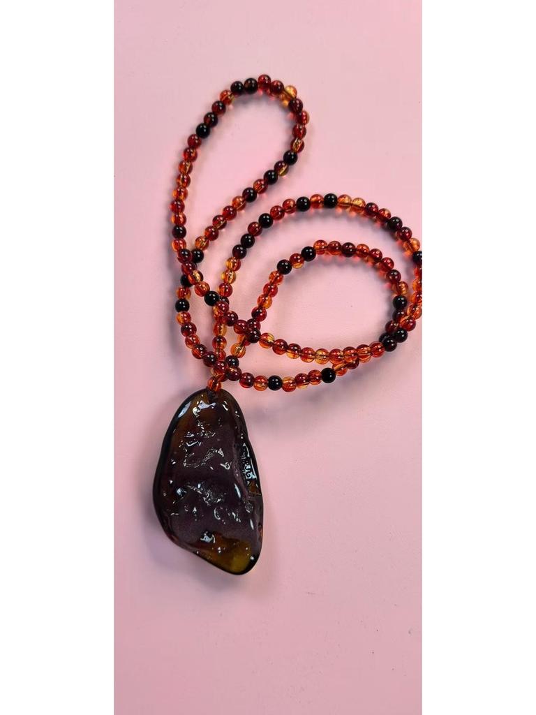 Женский Браслет из Квадратного Медового Воска с Кровяным Янтарём - Универсальное Украшение в Китайском Стиле