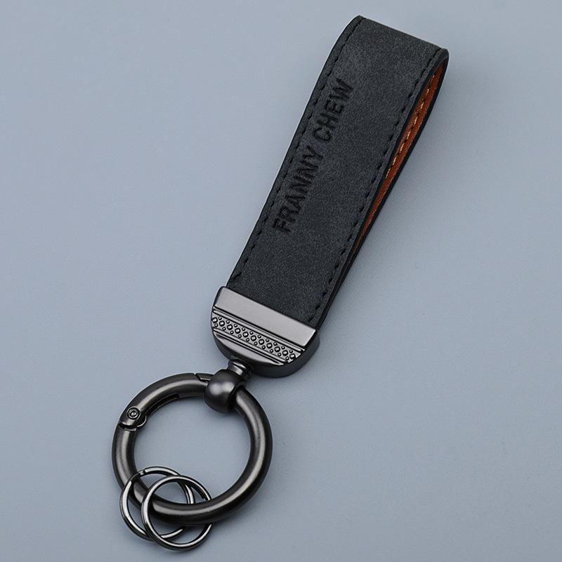 Брелок из натуральной кожи с металлическим кольцом - унисекс-логотип в подарок