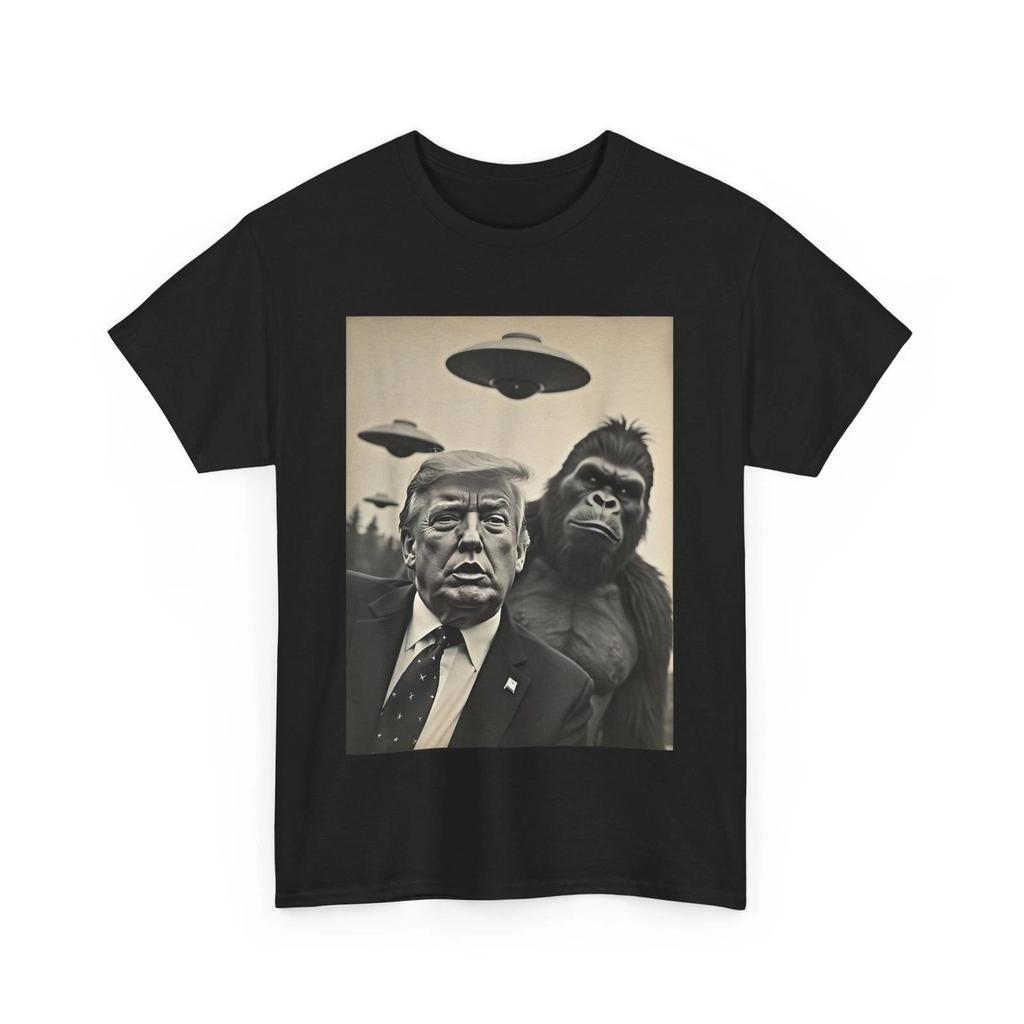 Funny Trump Bigfoot Selfie UFO Alien Graphic Tee Mens Cotton