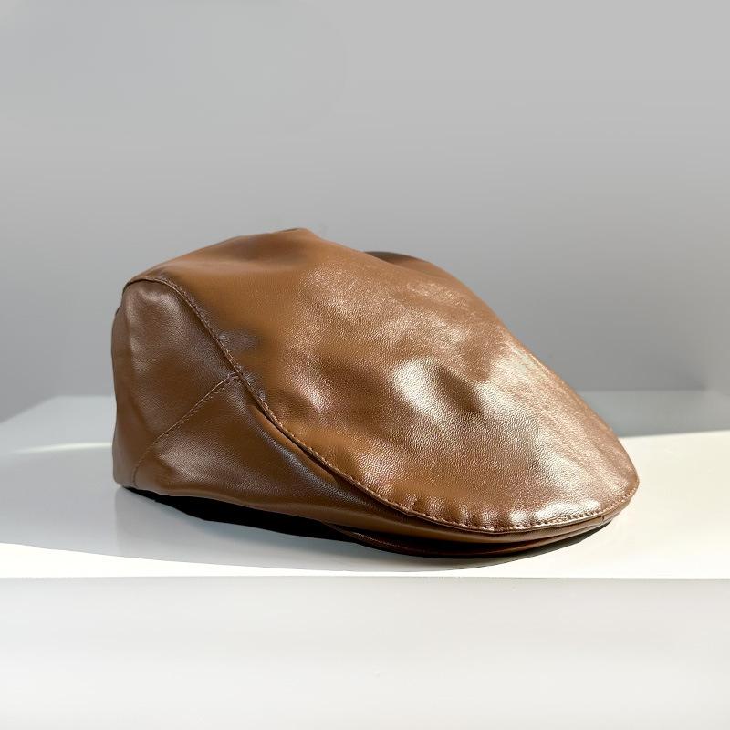 Hat Women's PU Leather Forward Hat Autumn and Winter British Retro American Newspaper Bee Hat Street Versatile Painter Duck Tongue Beret Hat