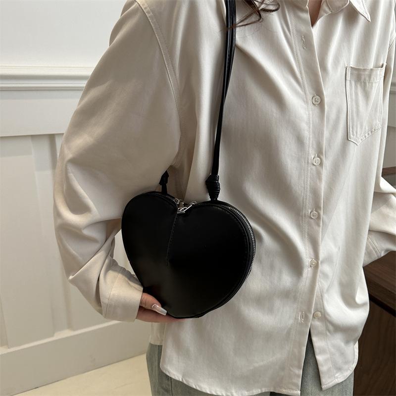 2025 новая мода подмышечная любовь однотонная маленькое персиковое сердечко милая на плечо мессенджер женская сумка