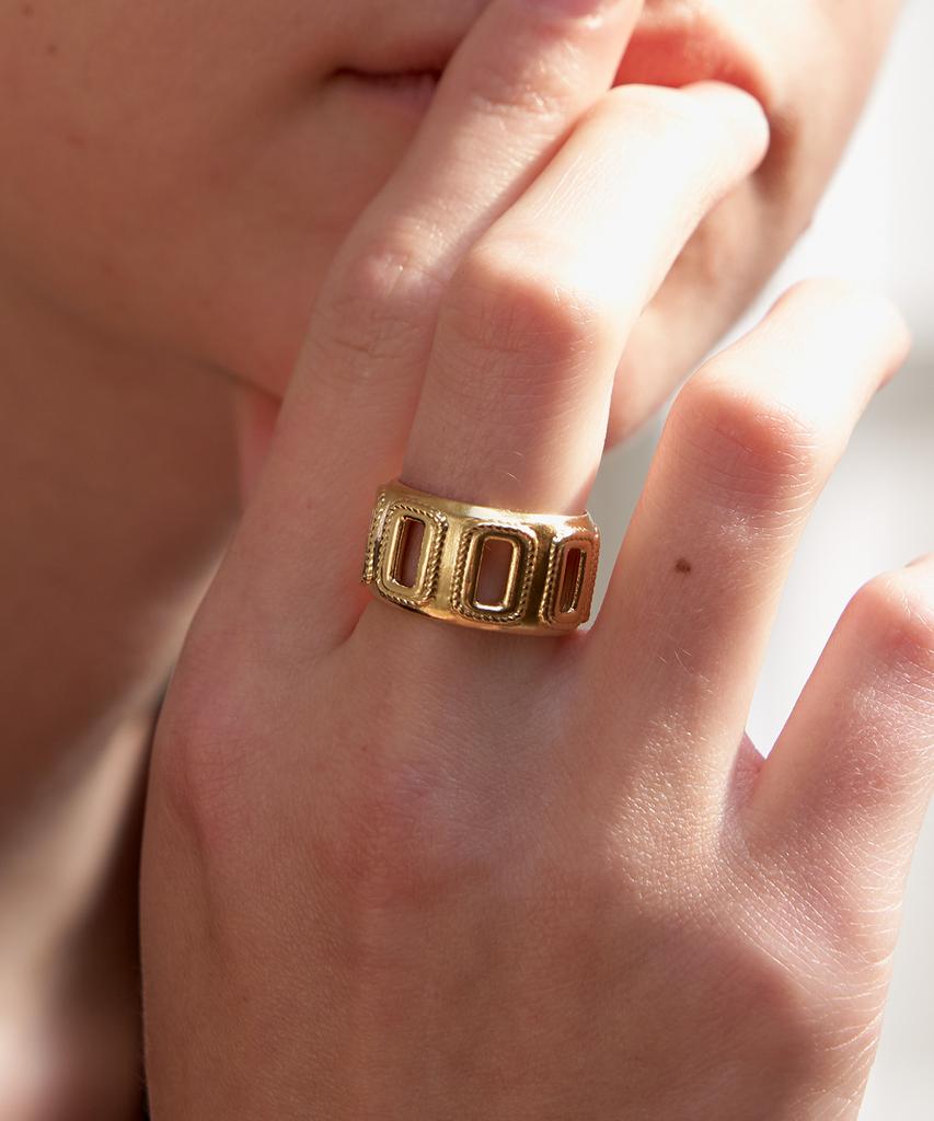 Ound Colosseum Vintage Bold Silver Ring (Type B)