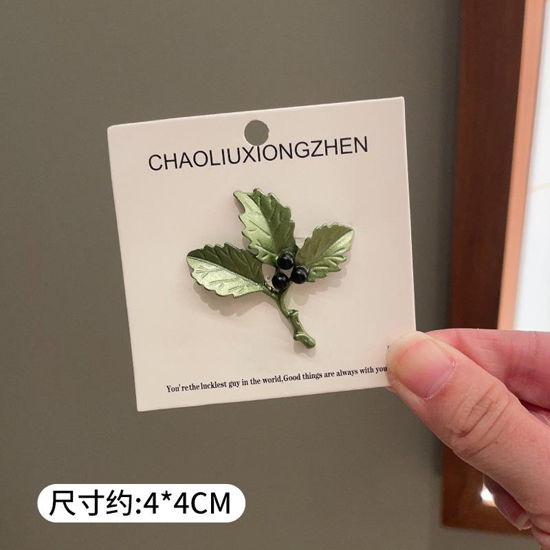 Green Plant Flower Brooch Pearl Anti-Light Pin Accessories High-End Women'S Small Fresh Suit Corsage Decoration