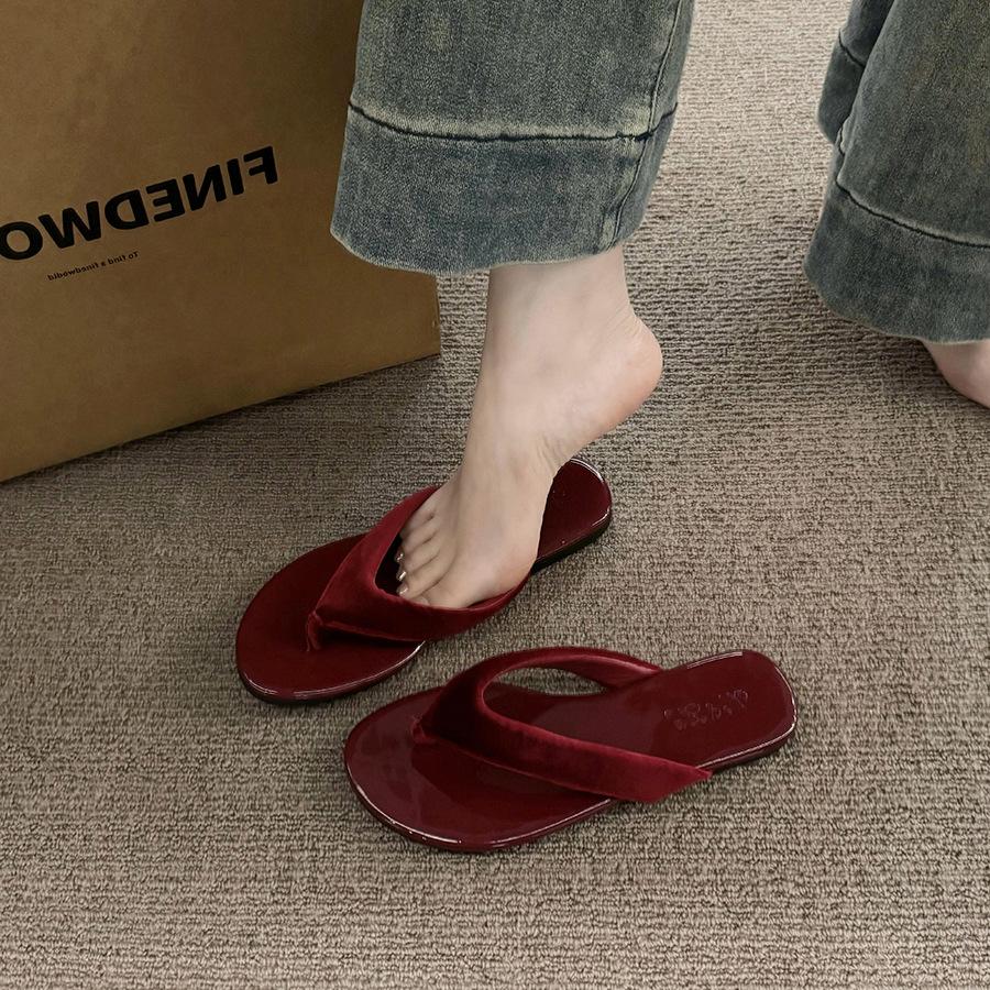 Internet celebrity new beautiful red flip-flops platform slippers women wear 2025 summer new beach muffin sandals