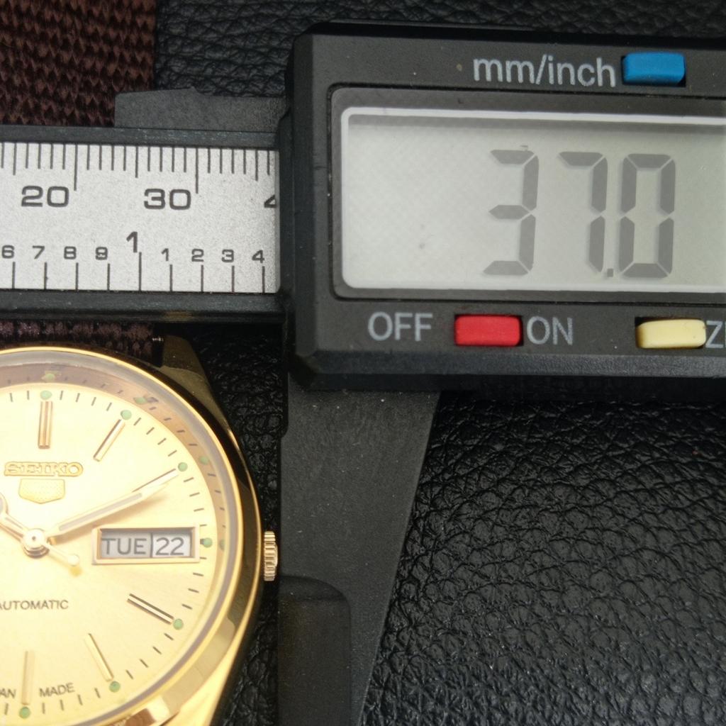 ОТРЕМОНТИРОВАННЫЕ МУЖСКИЕ АВТОМАТИЧЕСКИЕ ЧАСЫ SEIKO 5 ВИНТАЖНЫЕ ЯПОНИЯ ЗОЛОТОЙ ЦИФЕРБЛАТ a442352-1