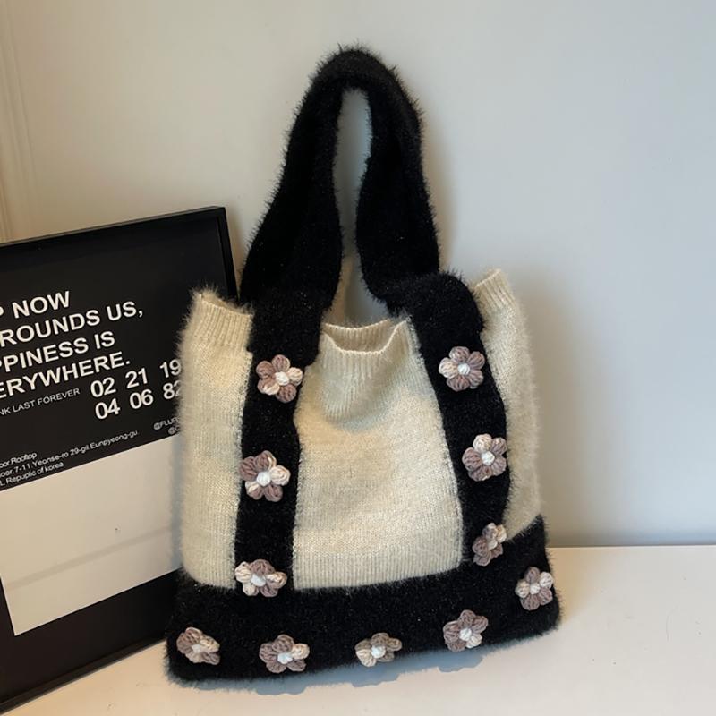 Women Plush Shoulder Bag Warm Cloth Fabric Handbag Soft Designer Flowers Handbags Girls Shoulder Bag Shopping Bag Large Capacity