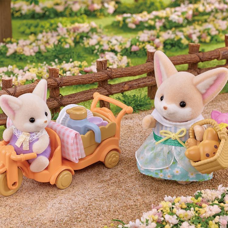 [Sylvanian] Desert Fox Picnic and Rainbow Cloud Train Set
