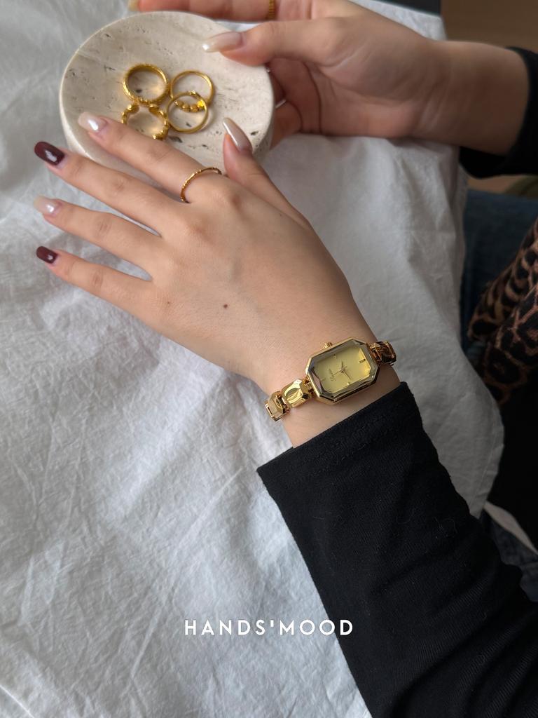 New Model Small Gold Watch, Luxurious, Exquisite, High-End, And Elegant, With A Vintage Style, Women'S Quartz Watch.