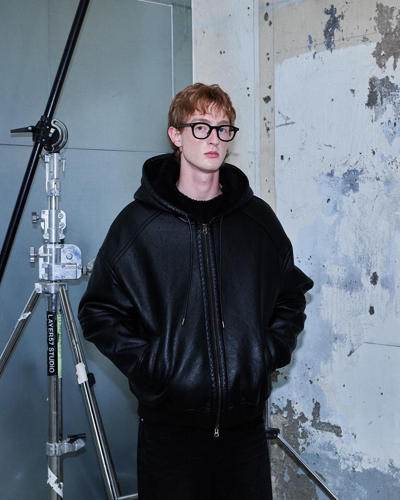 THEENDQUESTION Hooded Shearling Jumper / Black