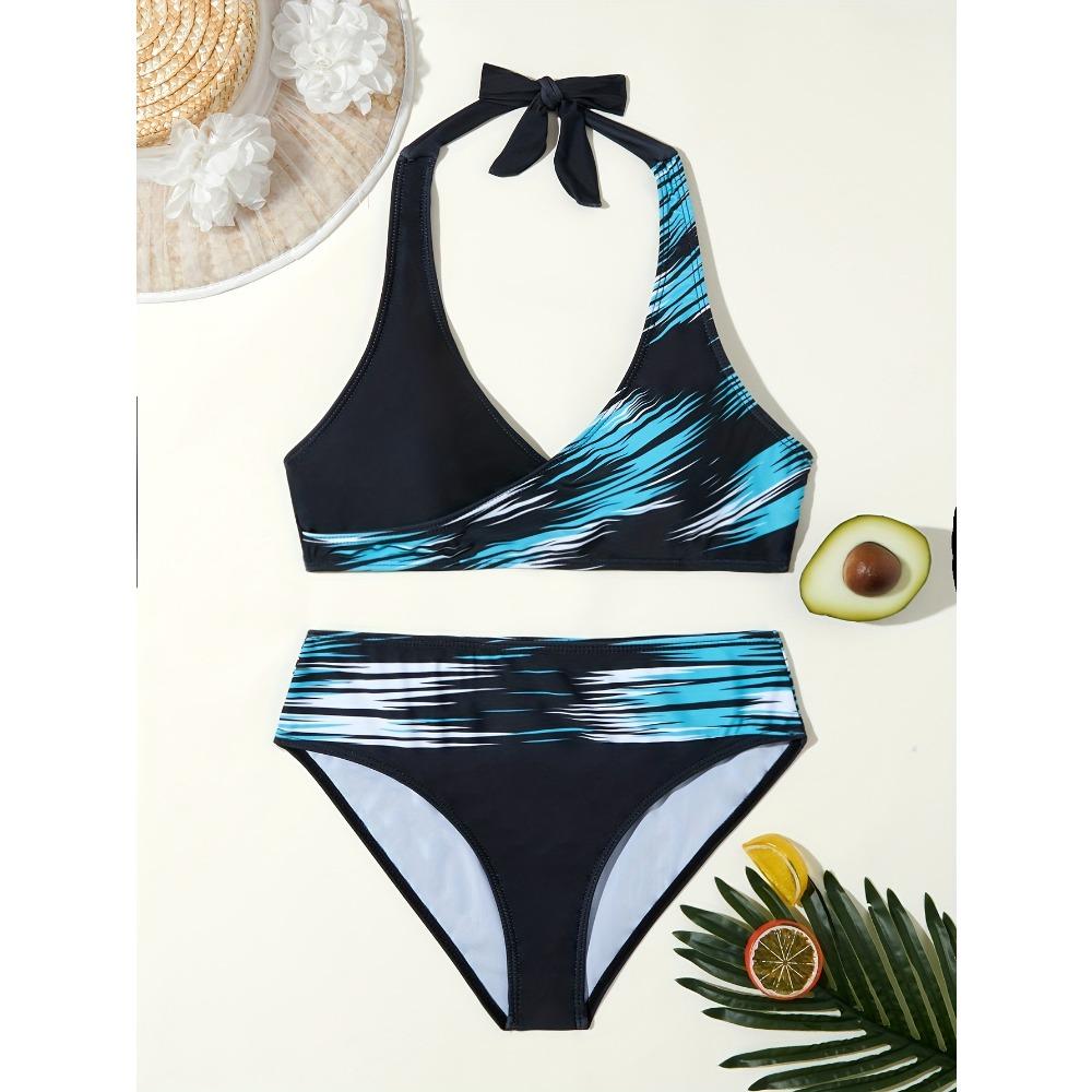 Купальник 2024 года, новый стиль, женский бикини с разрезом на спине и бретелькой на шее, сексуальный, чистое желание, собранный на пляже, купальник для трансграничного использования, комплект из двух частей