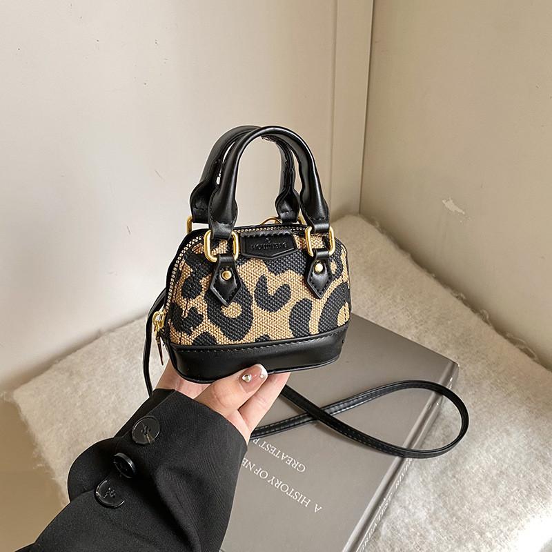 Handbag Childrens Stylish With Exquisite Shell Shape And Trendy Designs For School And Play