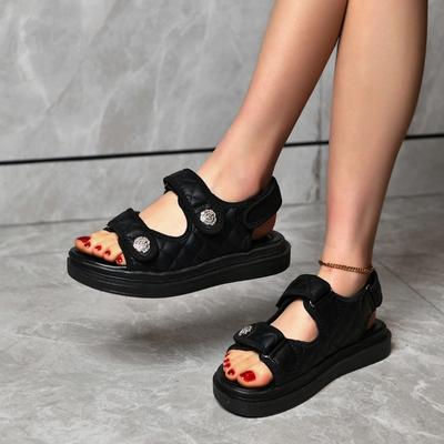 2024 Брендовые женские туфли с пряжкой на ремне, женские сандалии, модные повседневные сандалии с металлическим украшением, женские летние сандалии на плоской подошве с открытым носком