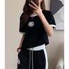 Женский повседневный черный спортивный костюм с круглым вырезом и короткими рукавами