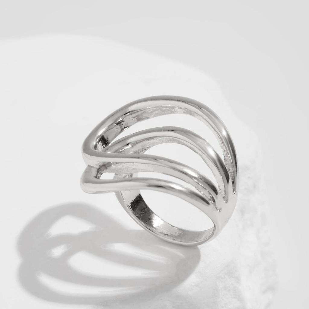 Европейский и американский комплект браслетов из нерегулярного полого сплава