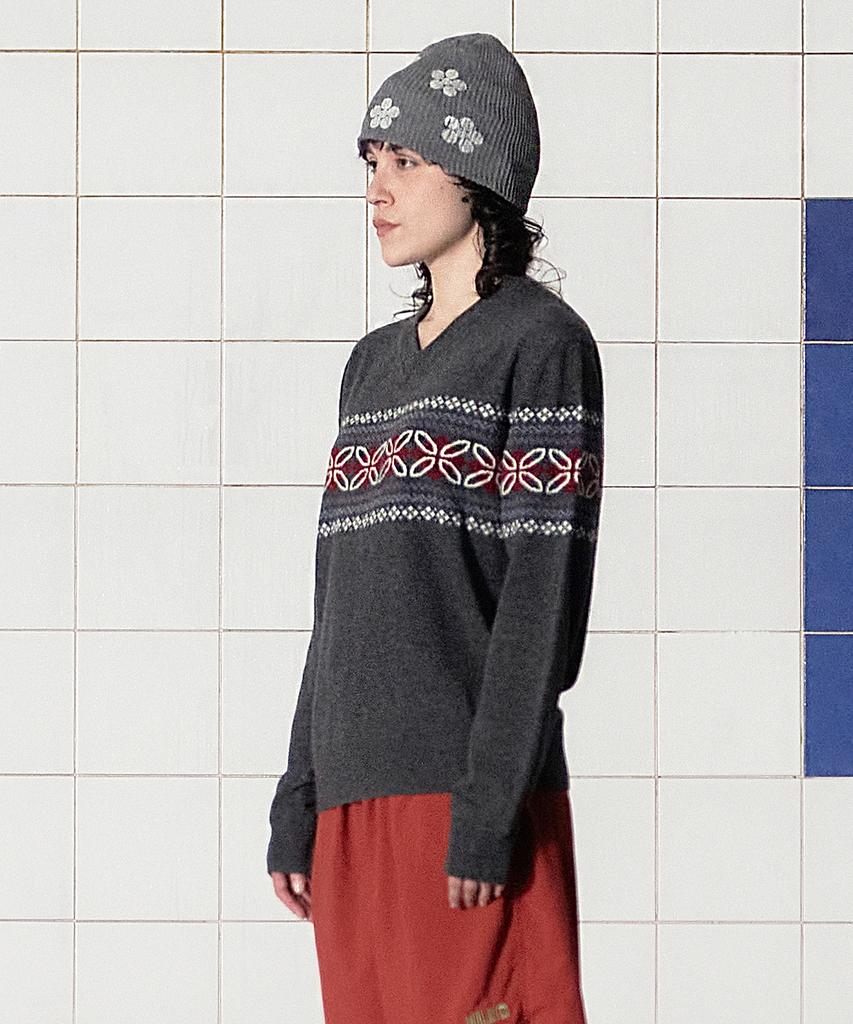 UNALLOYED Clover Argyle V-Neck Knit / Charcoal