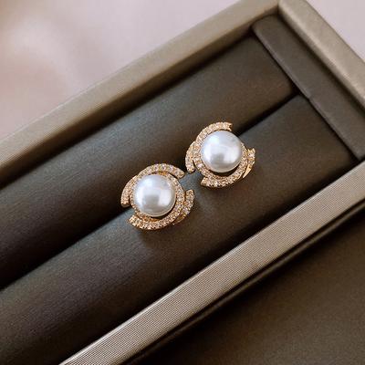 Серьги-пусеты из цинкового сплава с иглами, с цирконом и жемчугом, двойные C, для женщин, французские, ретро, элегантные, легкая роскошь, циркон высокого класса