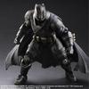 PLAY ARTS Kai Бэтмен против Супермена: Бэтмен в броне из фильма «На заре справедливости», предварительно окрашенная подвижная фигурка