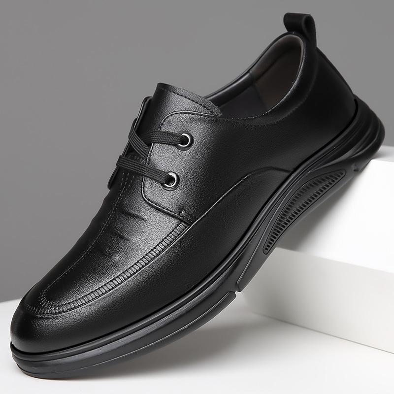 Кожаная обувь мужская 2025 весна и осень повседневная с внутренней высотой подъема кожаная обувь мужская нескользящая мягкая подошва обувь для папы среднего возраста 2025