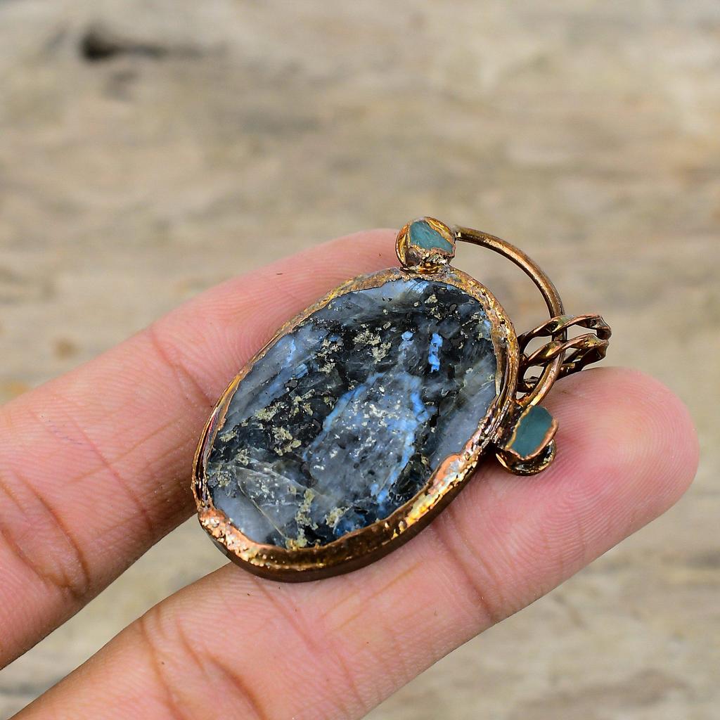 Ларвикитовый кулон, медный кулон, изготовленный гальваническим способом, кулон с аквамарином ручной работы, грубый кулон, гальваническое ювелирное изделие, подарок для мамы, кулон с настоящим драгоценным камнем