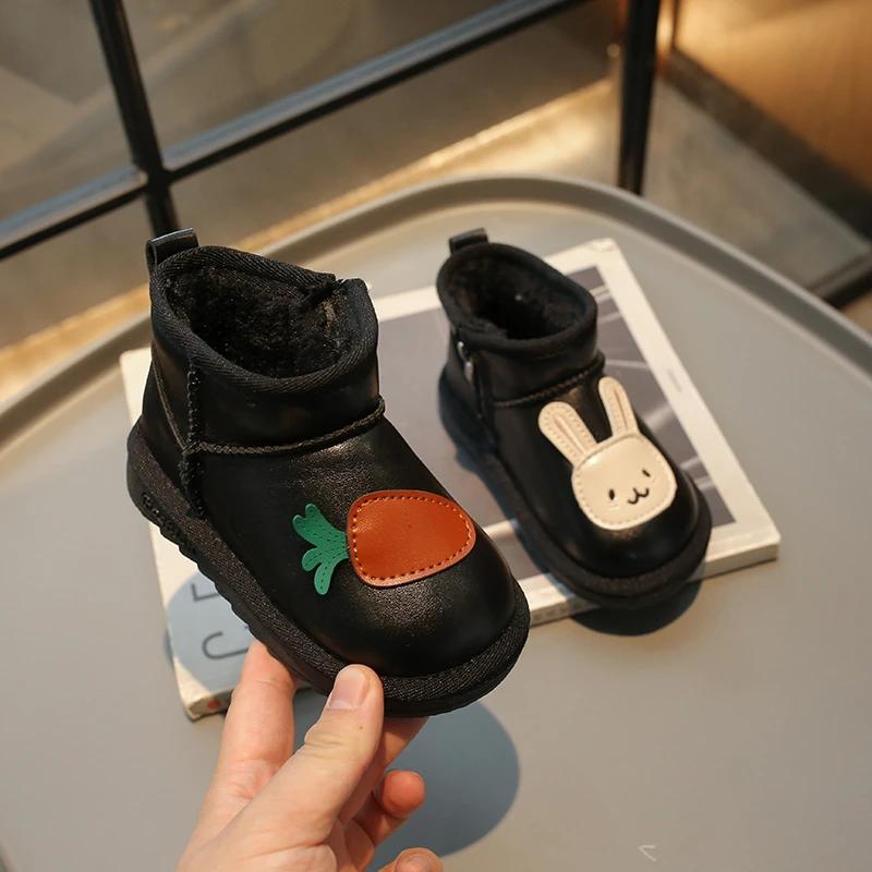 2024 Новые зимние ботинки для девочек с мультяшным кроликом и морковкой Теплые осенне-зимние детские модные повседневные короткие ботинки для мальчиков 21-30