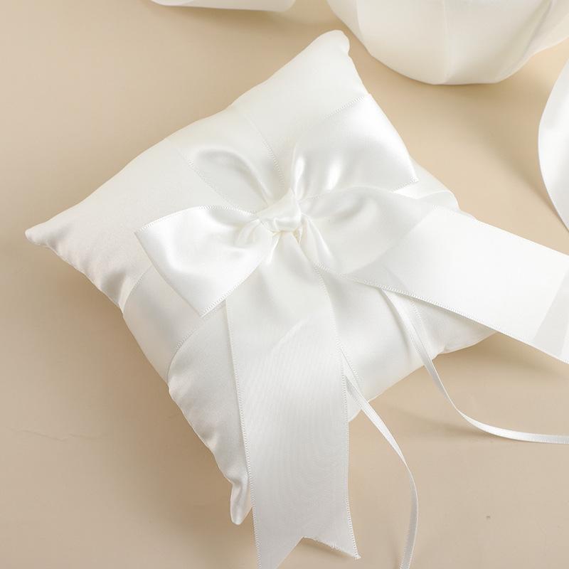 Wedding Car Flower Basket for Newlyweds - Handheld Bow & Small Flowers for Flower Girls