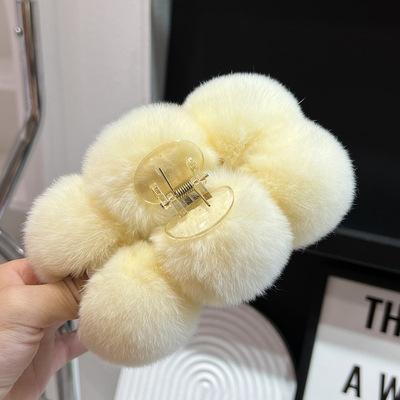 Autumn Winter Plastic Ball Grab Clip Large Plush Hairpin Back Head Shark Clip Hair Accessories 10cm European American Style New