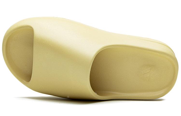 Шлепанцы Yeezy Adidas Originals 'Desert Sand' FW6344