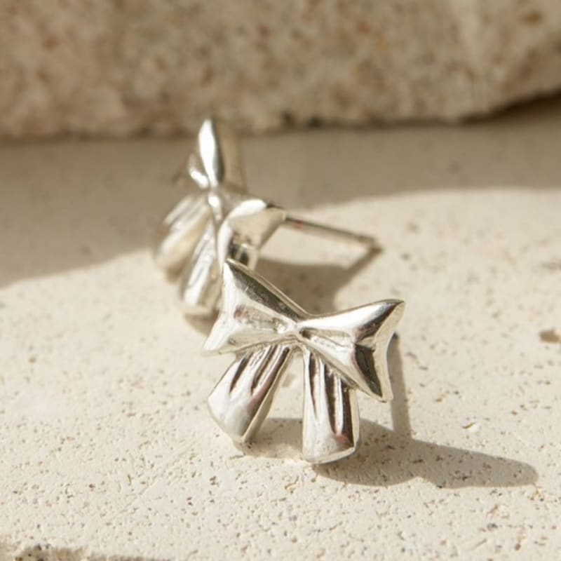 BELLOOGGI Ribbon earring