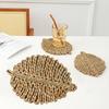 Плетеная соломенная салфетка под тарелку в форме листа, термостойкая, нескользящая, утолщенные подставки под стаканы, многоразовые декоративные коврики для дома и кухни