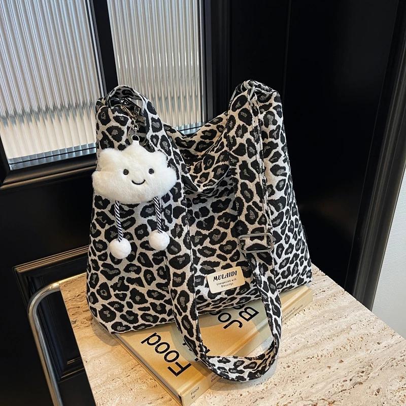 Leopard Print Women's Shoulder Bag  Large Capacity  Crossbody Bag  Fashion  Autumn  Winter