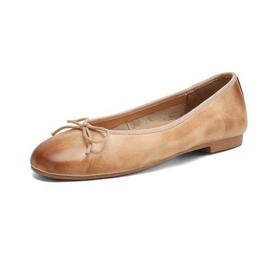 Модные весенне-осенние туфли из коровьей кожи на плоской подошве с круглым носком и украшениями в виде бабочки на плоской подошве