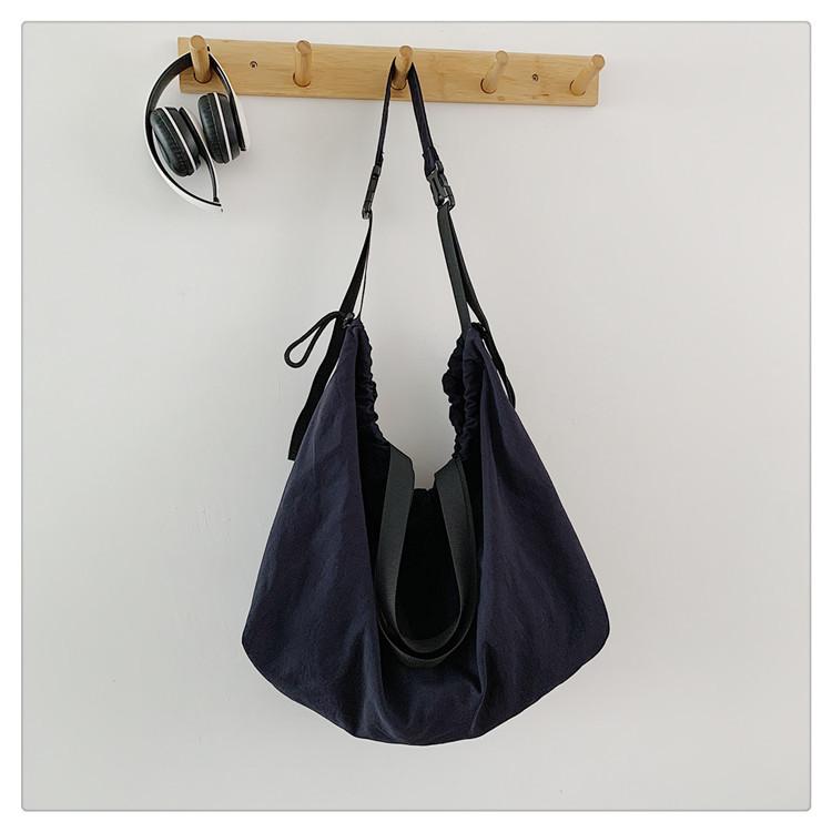 School Bag Japanese Large-capacity Shoulder Bag Fashionable and Lightweight Tote Bag Drawstring Lazy Wind Pleated Messenger Bag Simple Casual Bag