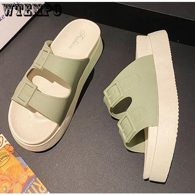 Тапочки на высоком каблуке. Женские туфли на толстой подошве. Домашние противоскользящие тапочки на мягкой подошве. Летняя верхняя одежда. Модная простая повседневная легкая удобная обувь.