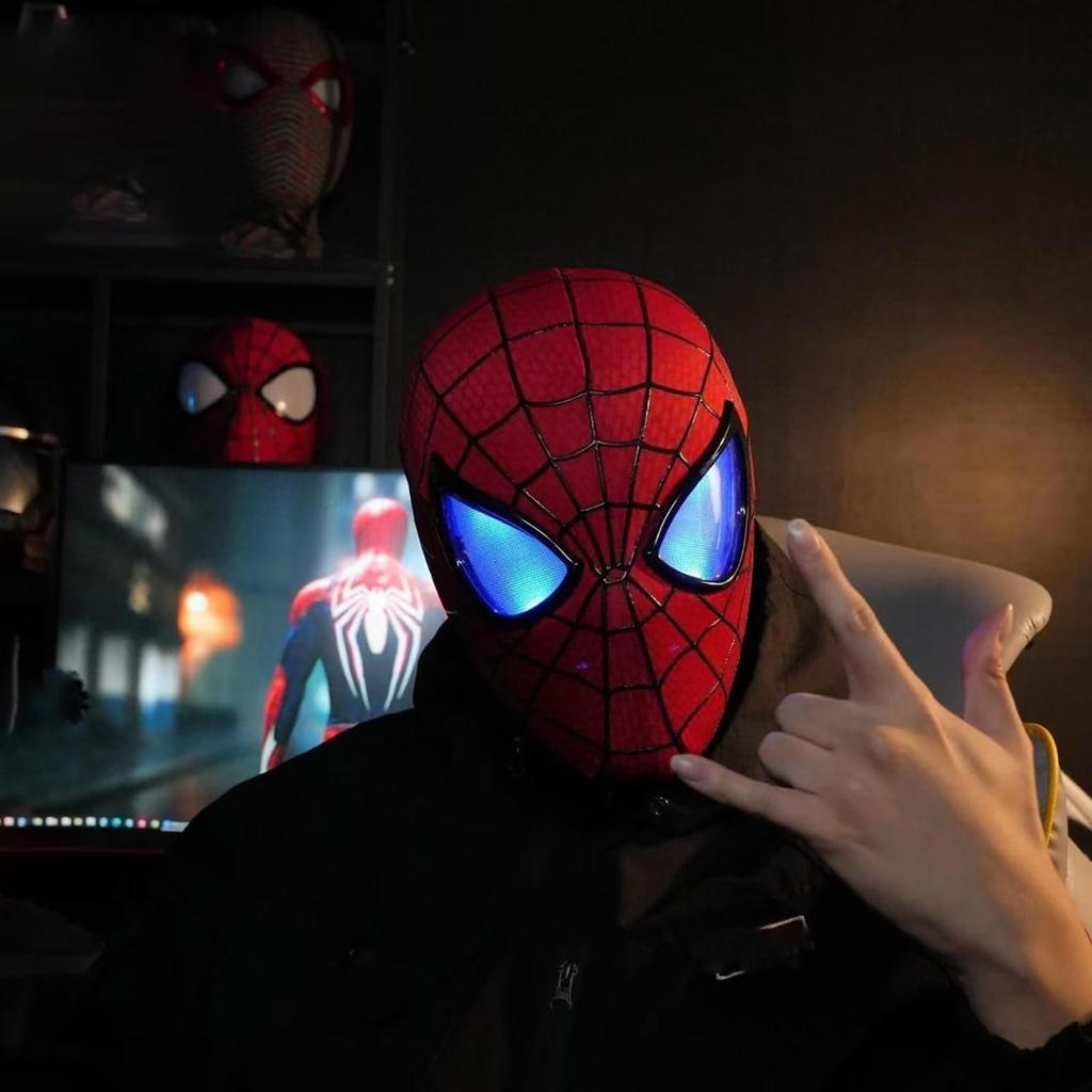 COS Периферийный головной убор Шлем Маска для лица Светящиеся глаза Подвижный