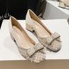 Модная обувь для женщин Роскошные туфли-лодочки 35-43 Весенняя повседневная обувь для вечеринок Жемчужный бантик Квадратный высокий каблук Обувь для девочек Обувь для платья со стразами