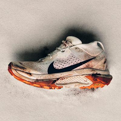 Women's Sneakers Nike Wmns ZoomX ACG Zegama 'Summit White Safety Orange Black'