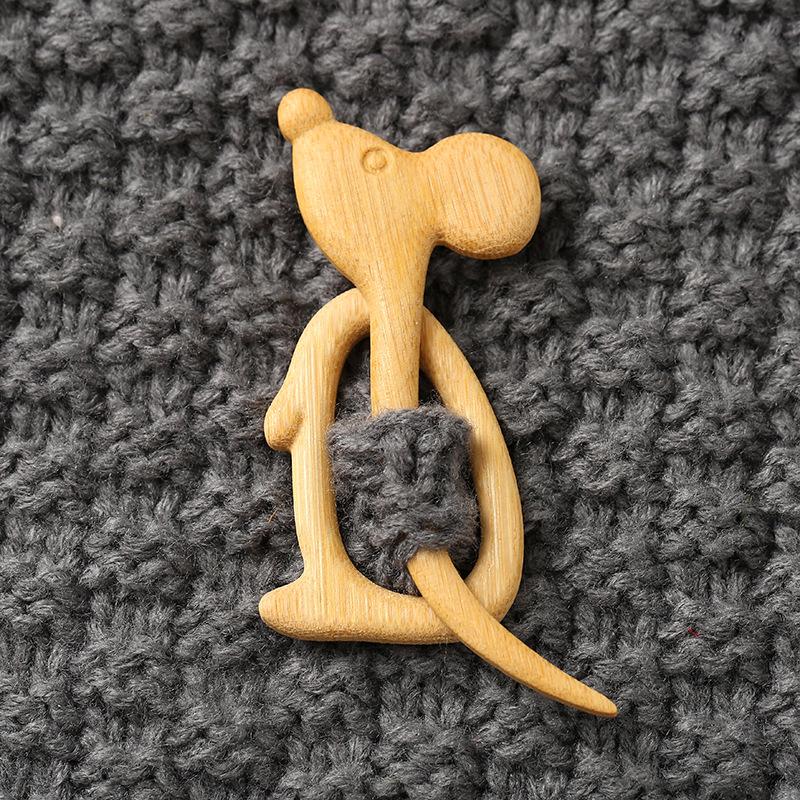 Brooch Pin with Woodenanimal Pattern