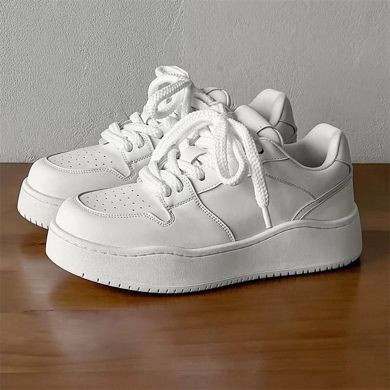 Туфли на платформе белые женские весна 2025 новые увеличивающие рост женские туфли универсальные кожаные туфли-маффины спортивная и прогулочная обувь для серфинга