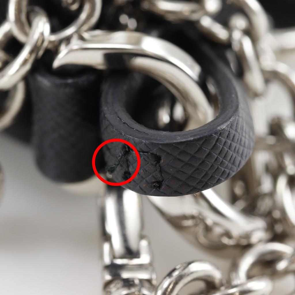 Prada Переиздание 2005 года Сумка через плечо Re-nylon 1BH204 NERO черная Нейлон/Сафьяно Женская Б/у