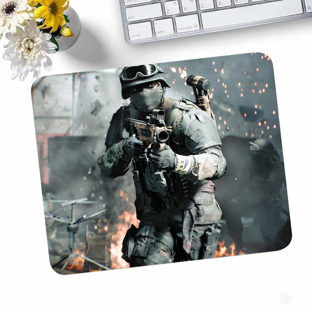 Игровой коврик для мыши Battlefield 6 Маленький коврик для мыши с заблокированным краем Для геймеров Настольный коврик для компьютера Прямоугольный Противоскользящий Резиновый