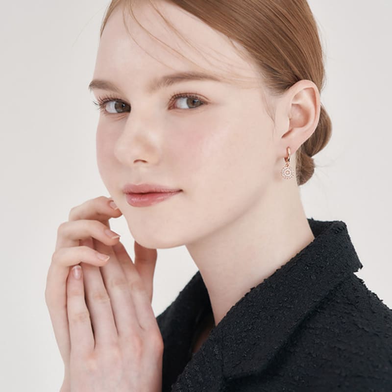 Ювелирные изделия ELLE Серьги-подвески в виде цветка из 14-каратного золота ELGPEE550