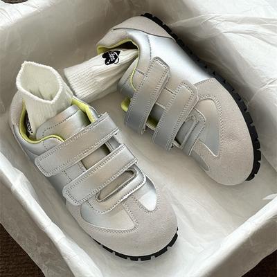 Женские туфли-пуф на липучке, маленькие белые туфли, женские тренировочные туфли, лето 2025, новая низкая платформа на каблуке, универсальные повседневные кеды