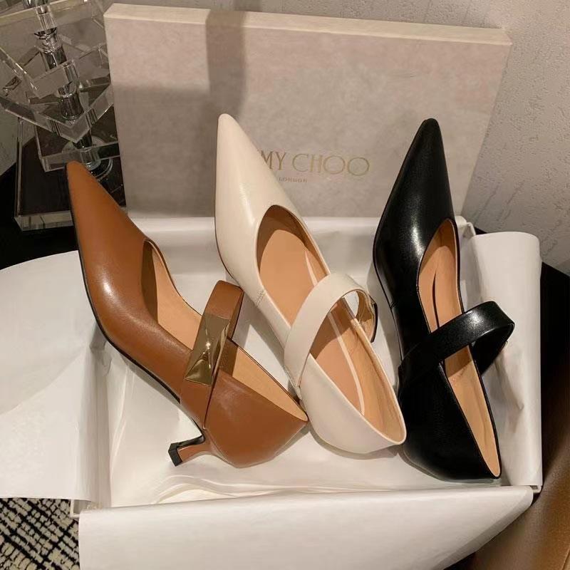 Модная темпераментная женская обувь с острым носком, неглубоким верхом, одинарная обувь, модная и универсальная металлическая отделка, туфли на тонком каблуке