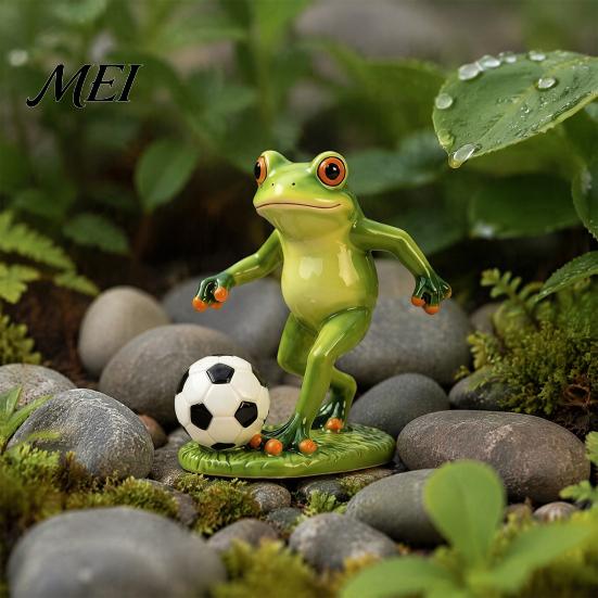 Sports Themed Home Decor Football Player Frog Statue, Cute Garden Whimsical Creative Gift for Lovers Resin Figurine Outdoor Indoor Table Tabletop