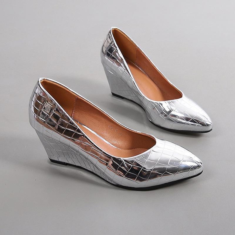 Весна-лето, туфли на танкетке, женские туфли для вечеринок, модные офисные туфли с острым носком, размер плюс 42, золотые, серебряные, черные, женские туфли-лодочки