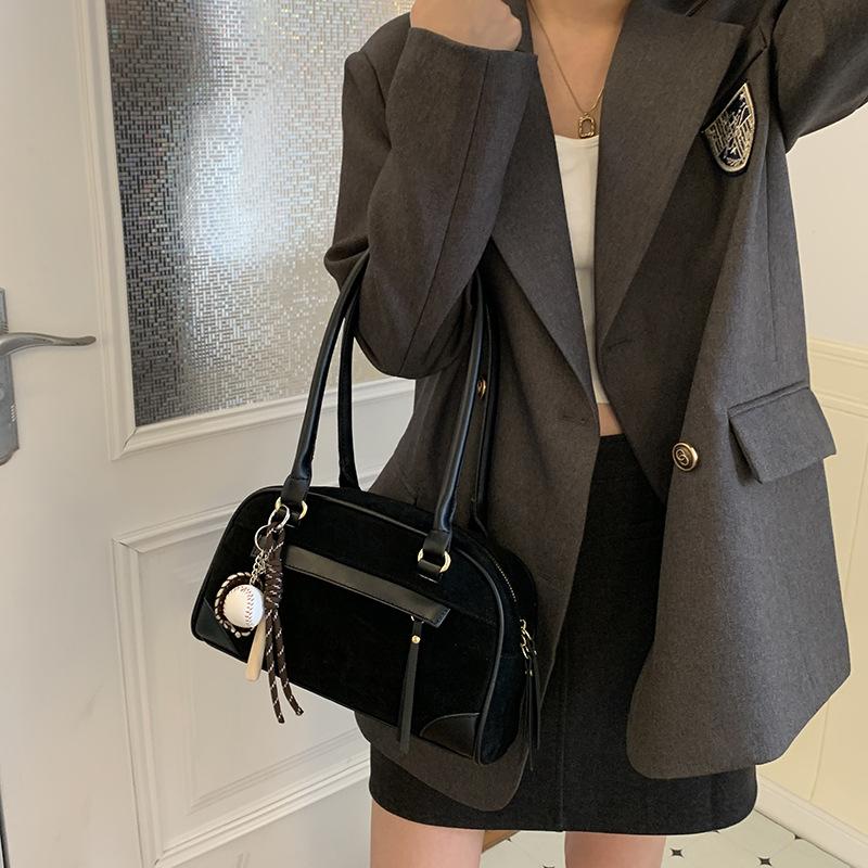 Autumn Retro Suede Portable Bowling Bag Women's 2025 New Niche Underarm Bag Large-capacity Shoulder Bag